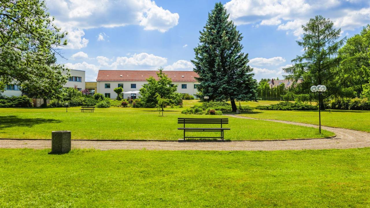 Seepark Hotel Am Wandlitzsee Ngoại thất bức ảnh