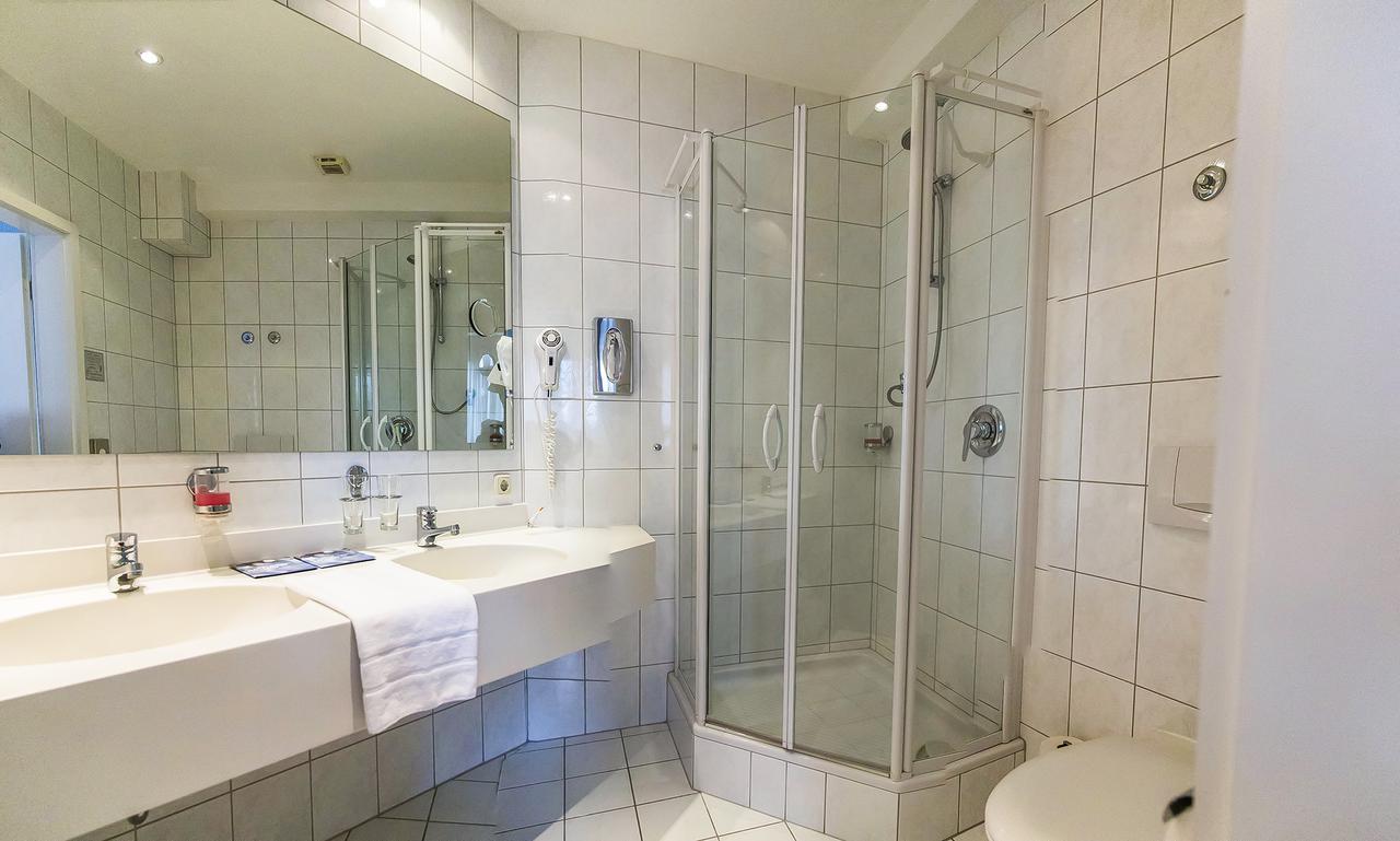 Seepark Hotel Am Wandlitzsee Ngoại thất bức ảnh