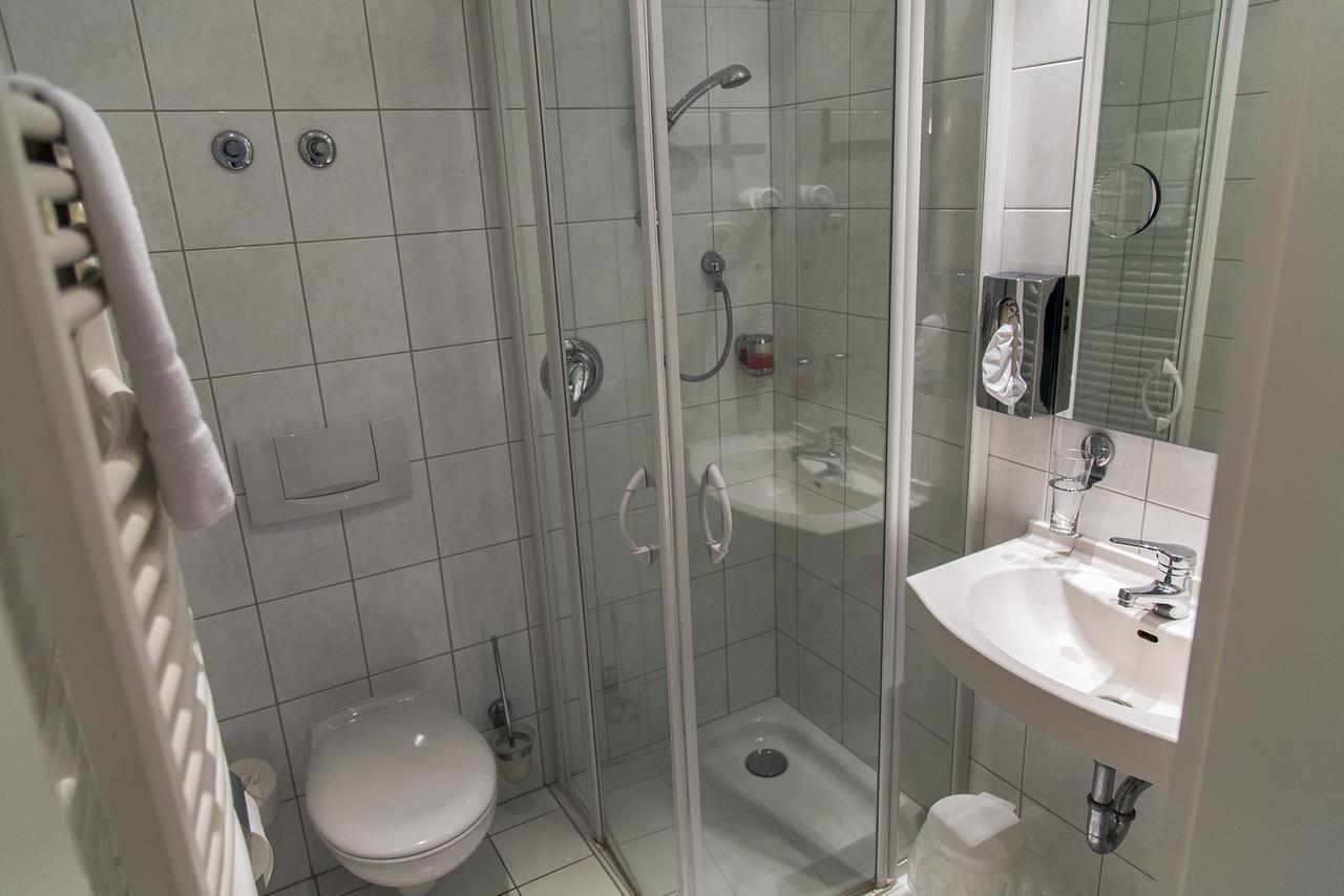 Seepark Hotel Am Wandlitzsee Ngoại thất bức ảnh