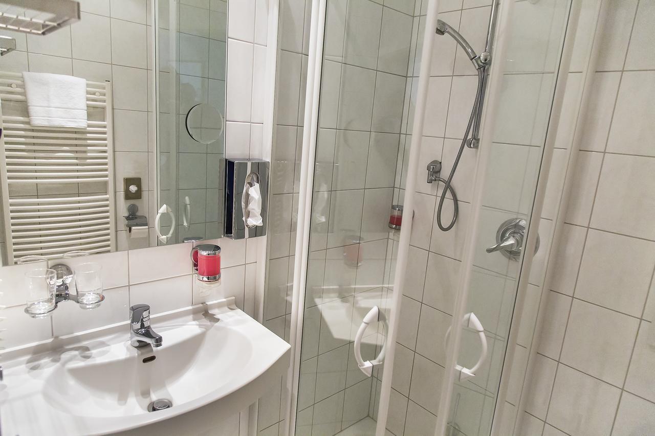 Seepark Hotel Am Wandlitzsee Ngoại thất bức ảnh